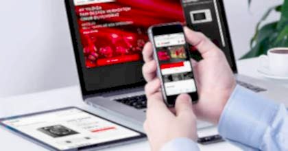 Mobil Uyumlu (Responsive) WordPress Web Tasarımı Görseli Tüm cihazlarda sorunsuz çalışan responsive WordPress tasarımı mobil ön izlemesi